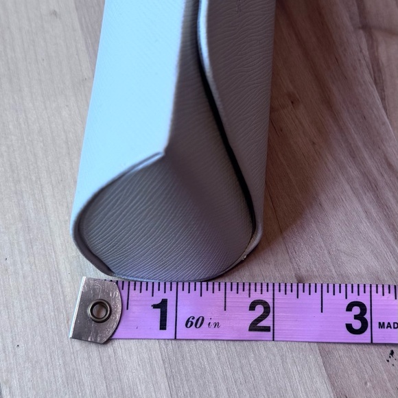 3/$15 Michael Kors Ivory Sunglasses Holder - Picture 7 of 7